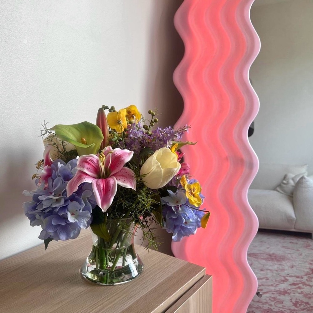 Realistic flower arrangement